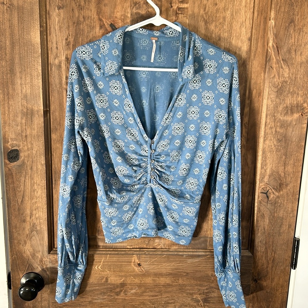 Free People Crop Blouse. Size Small. No Callouts.
